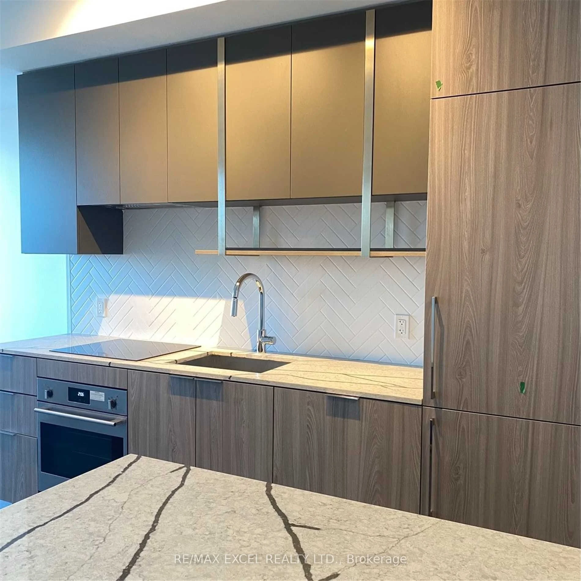 15 Holmes Avenue 2707, Toronto C14, ON M2N 4L8