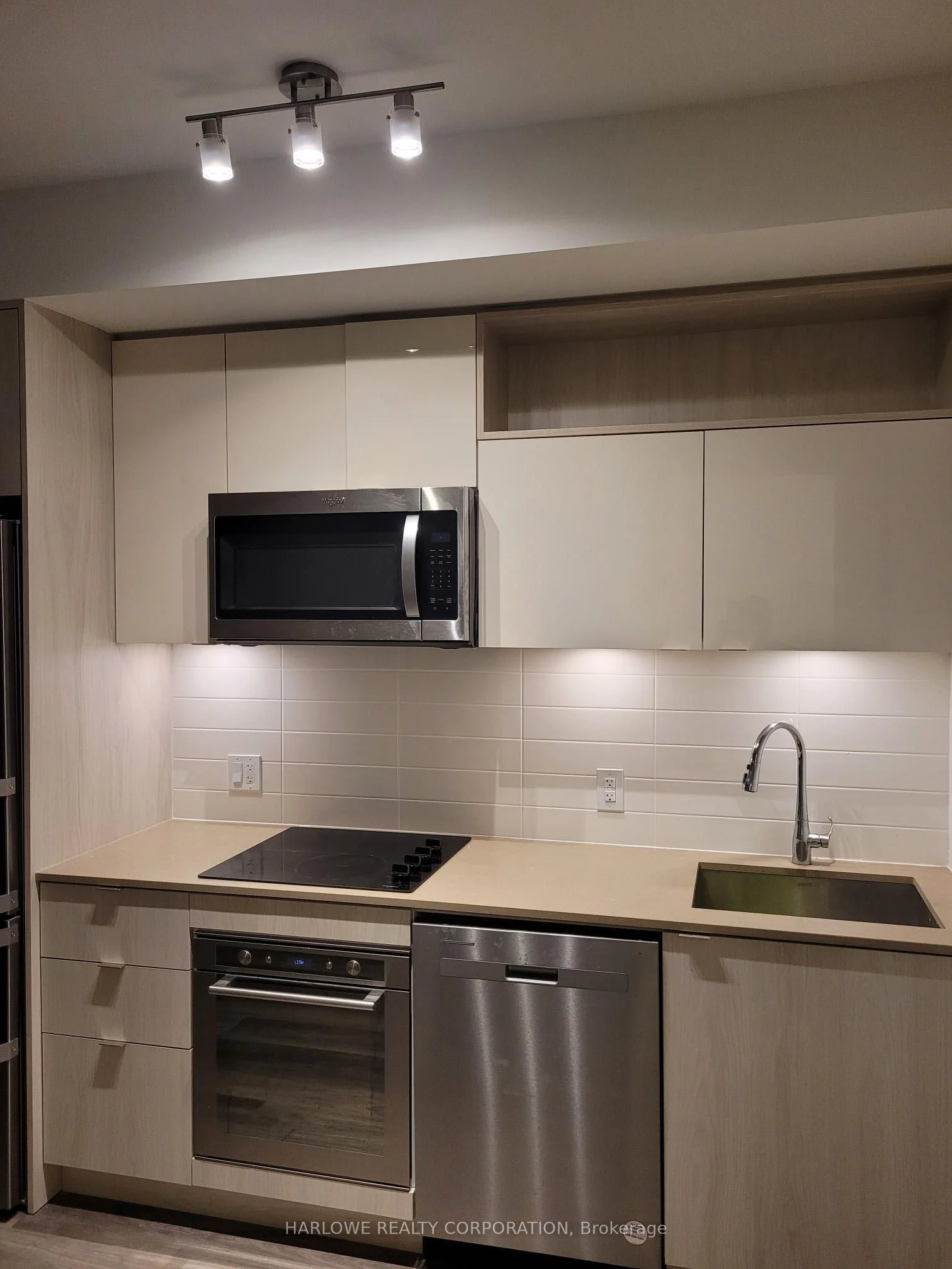 121 Lower Sherbourne Street 857 Sw, Toronto C08, On M5a 0w8