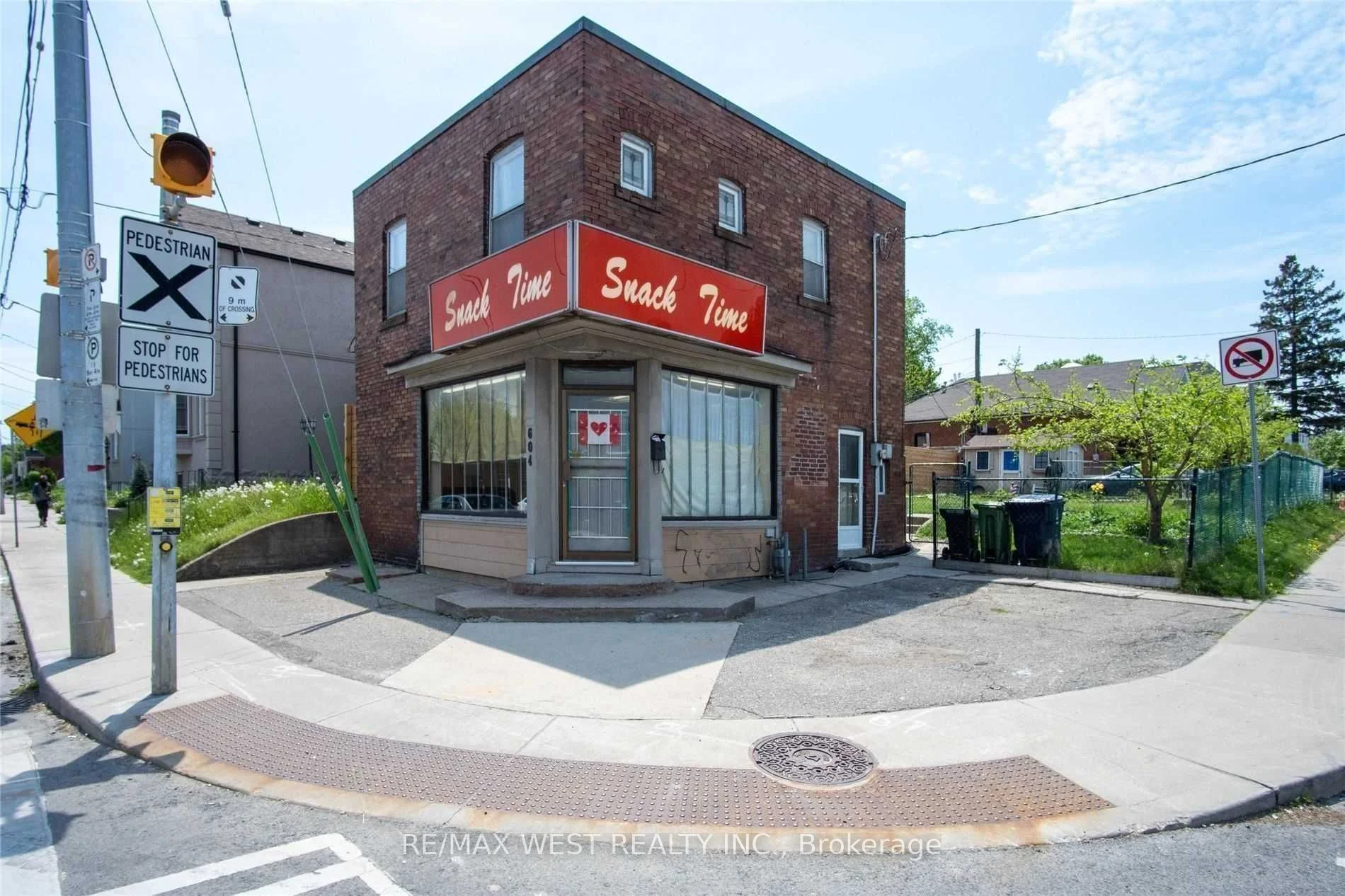 604 Oakwood Avenue, Toronto C03, On M6e 2x8