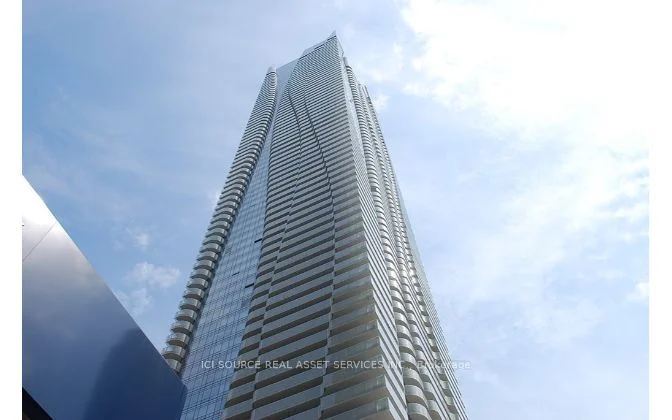 1 Bloor Street E 7402, Toronto C02, ON M4W 0A8