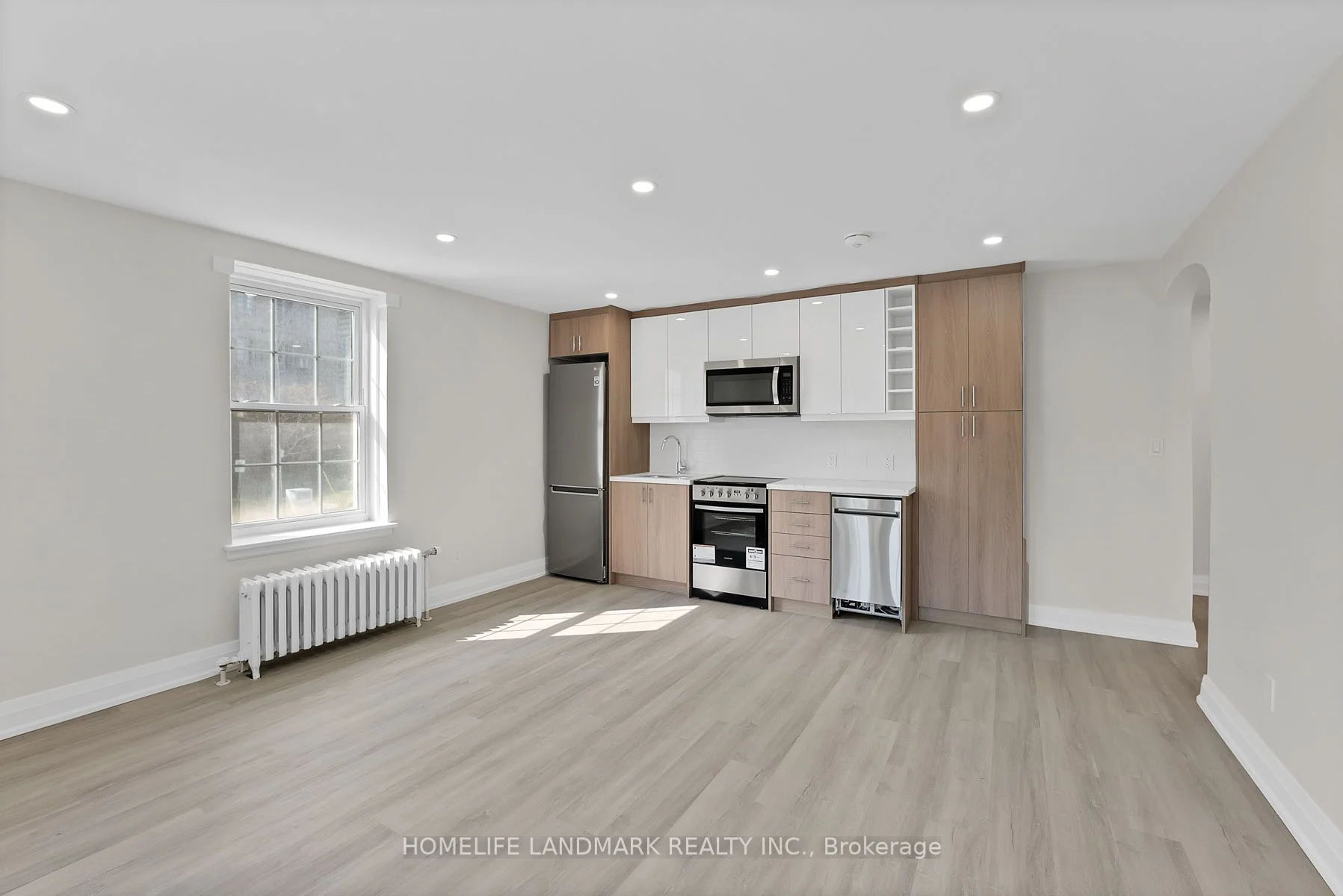 701 Eglinton Avenue W 208, Toronto C03, ON M5N 1C6