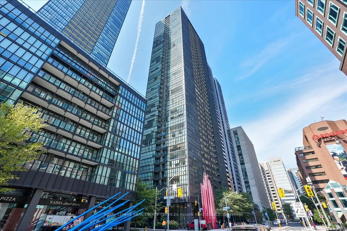 110 Charles Street E 1906, Toronto C08, ON M4Y 1T5