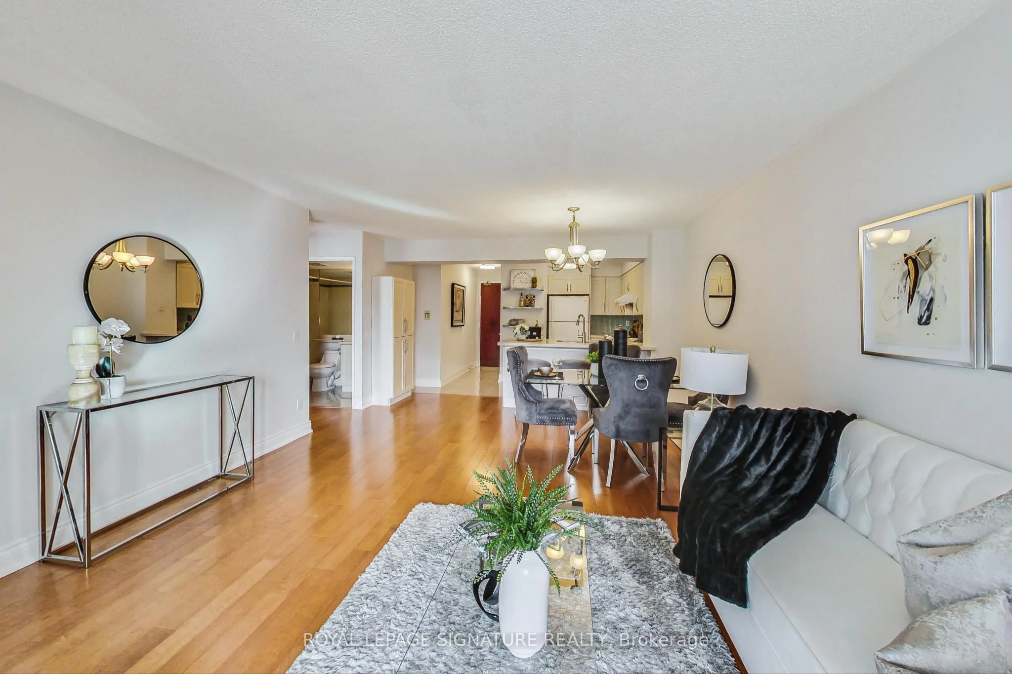 750 Bay Street 1508, Toronto C01, ON M5G 1N6