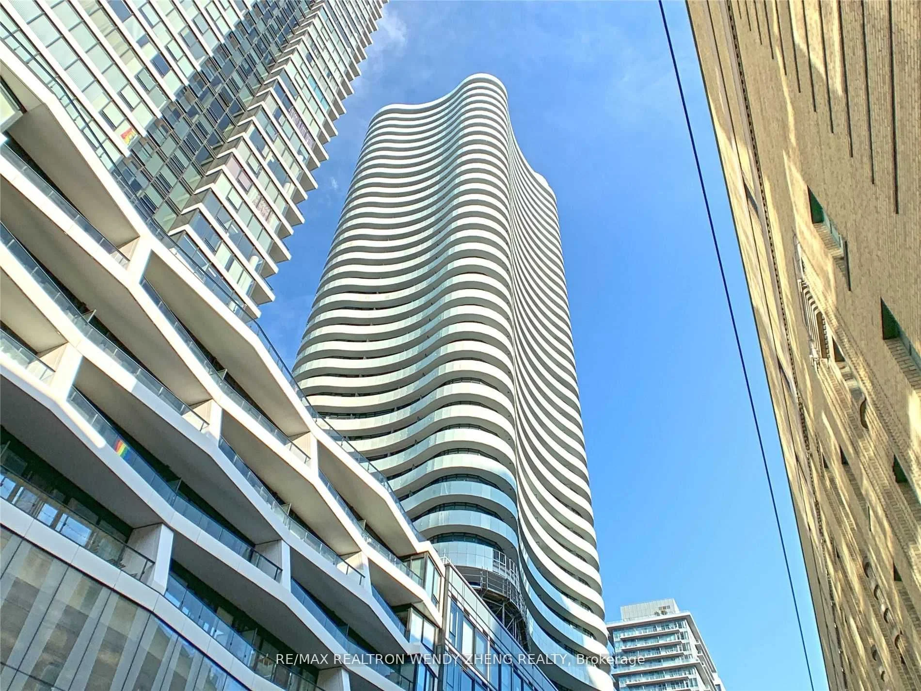 403 Church Street 3702, Toronto C08, On M4y 0c9