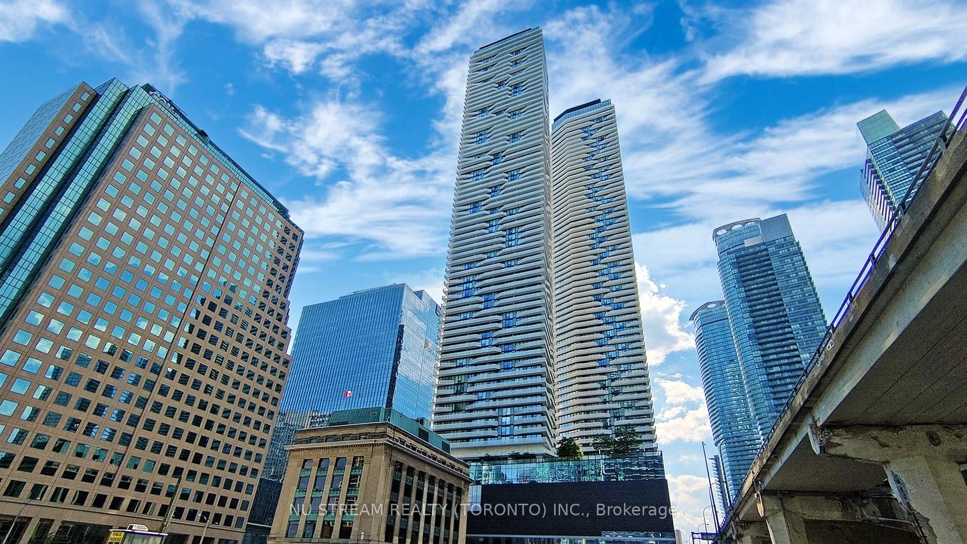 88 Harbour Street 5607, Toronto C01, ON M5J 1B7
