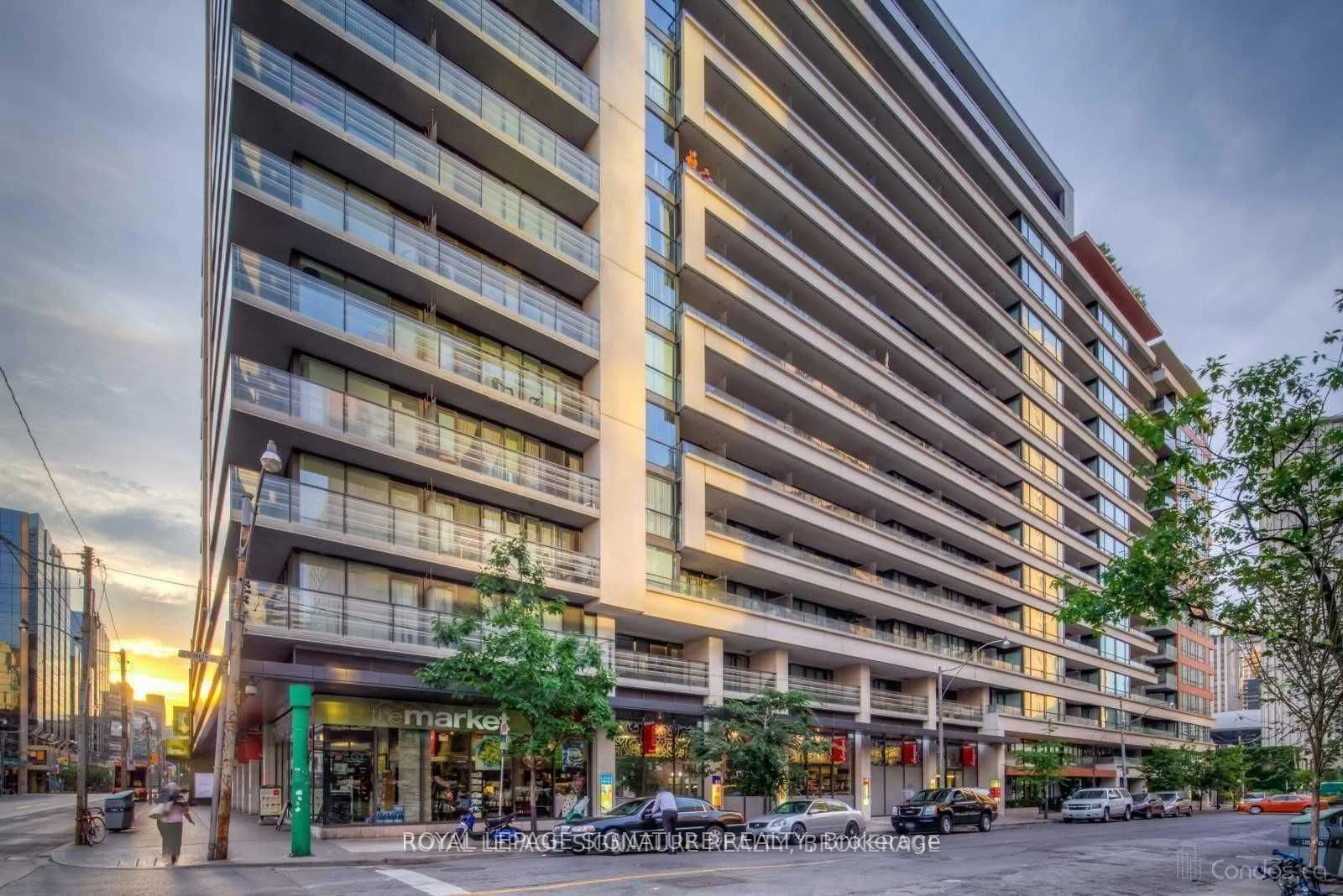 111 Elizabeth Street 1701, Toronto C01, ON M5G 1P7