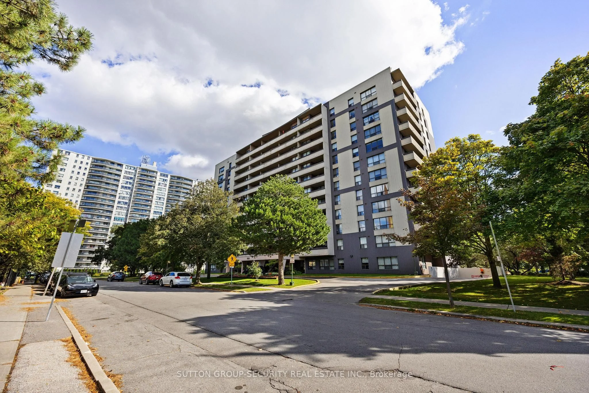 100 Canyon Avenue N 207, Toronto C06, ON M3H 5T9