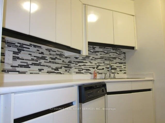 7 Carlton Street 1713, Toronto C08, ON M5B 2M3