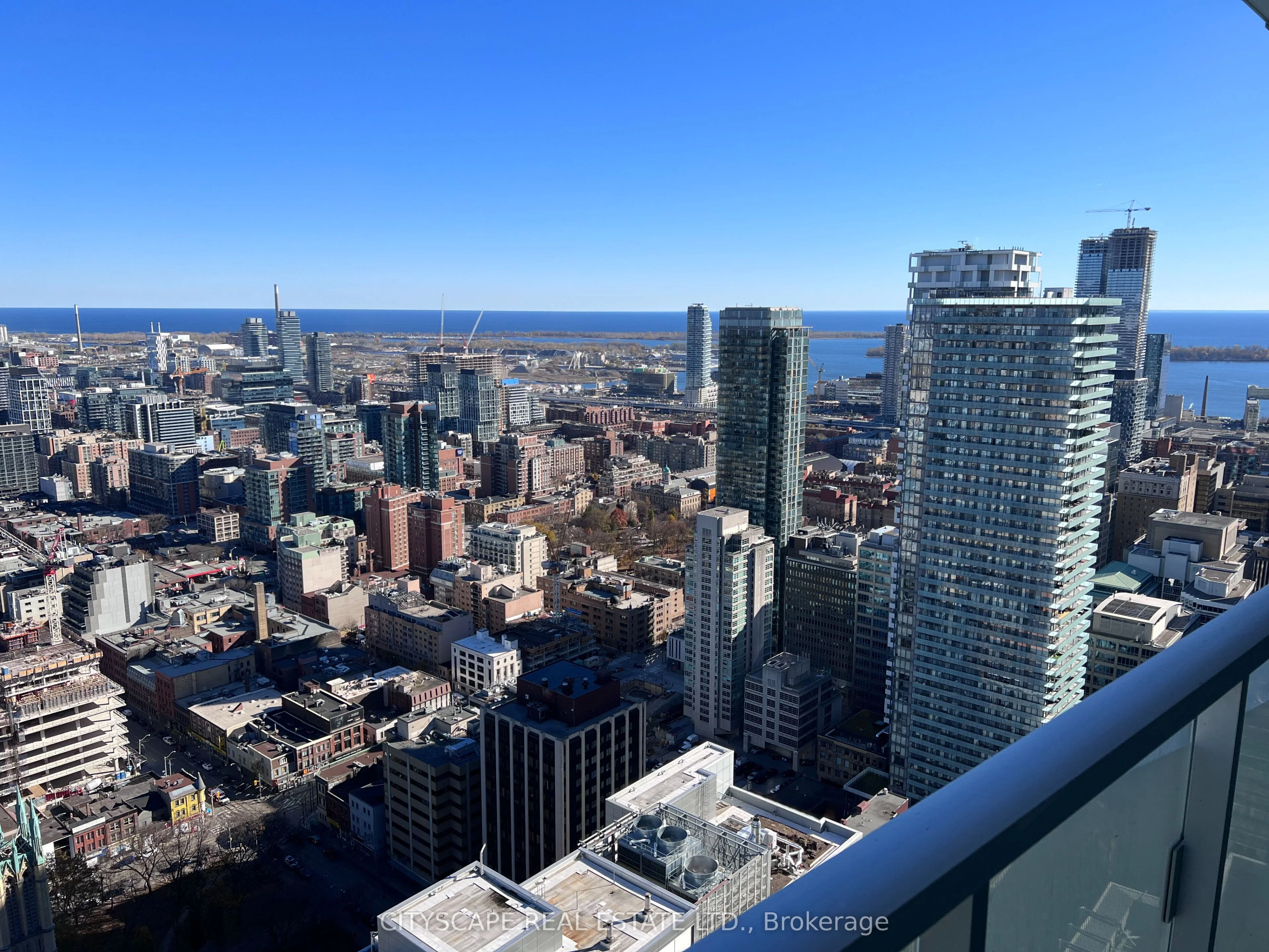 197 Yonge Street 4202, Toronto C01, ON M5B 1M4
