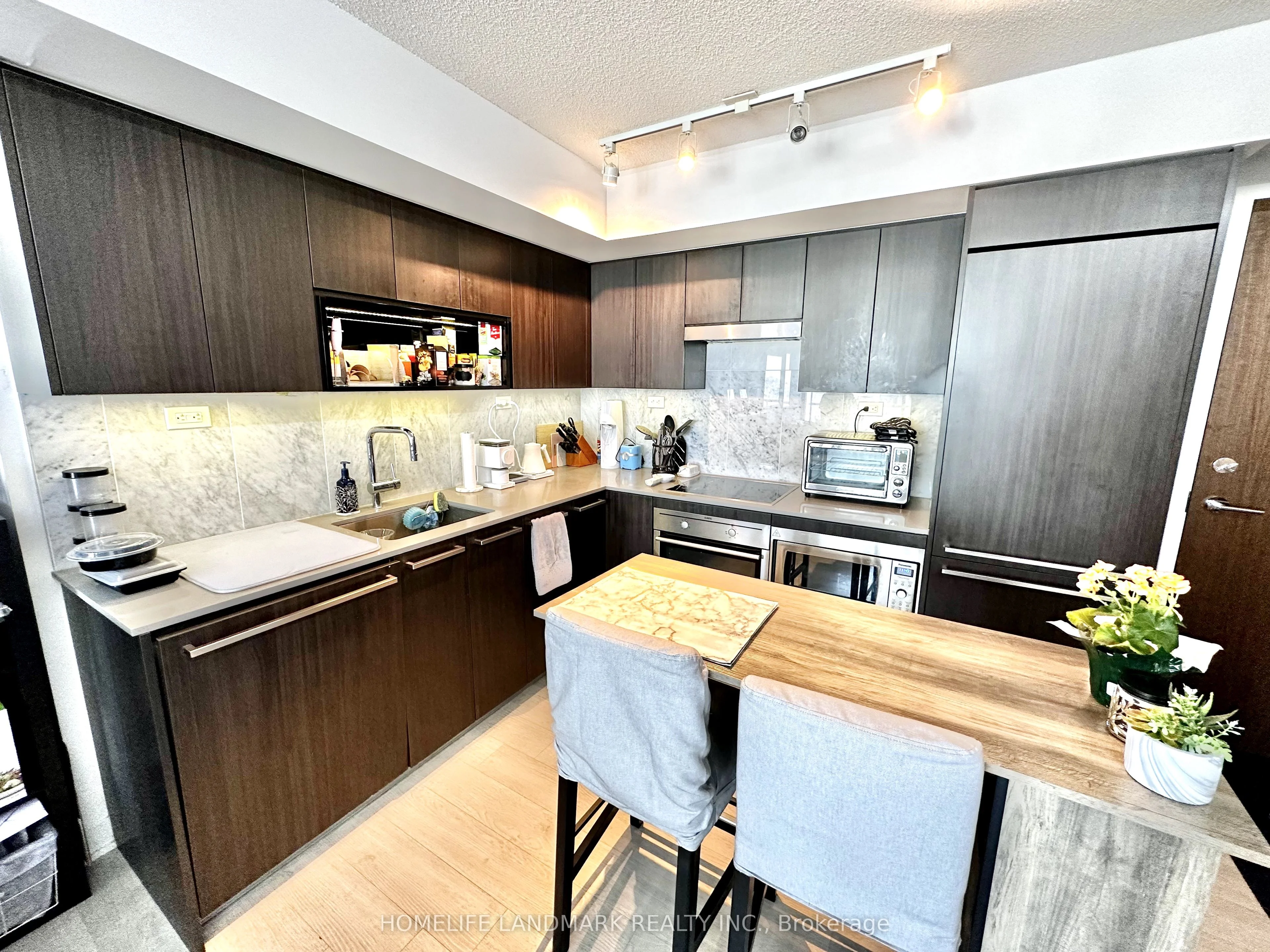70 Queens Wharf Road 3007, Toronto C01, ON M5V 0J2