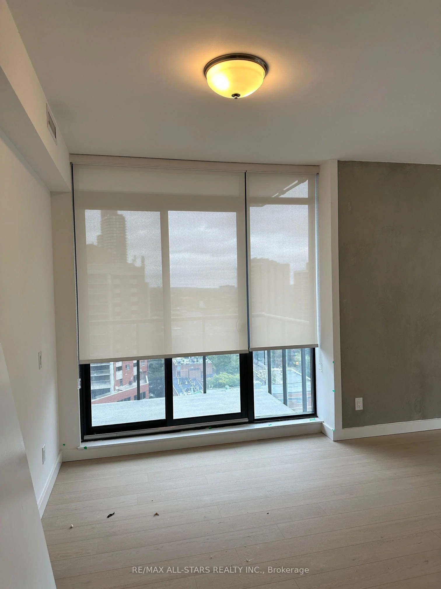 81 WELLESLEY Street E 1302, Toronto C08, ON M4Y 0C5