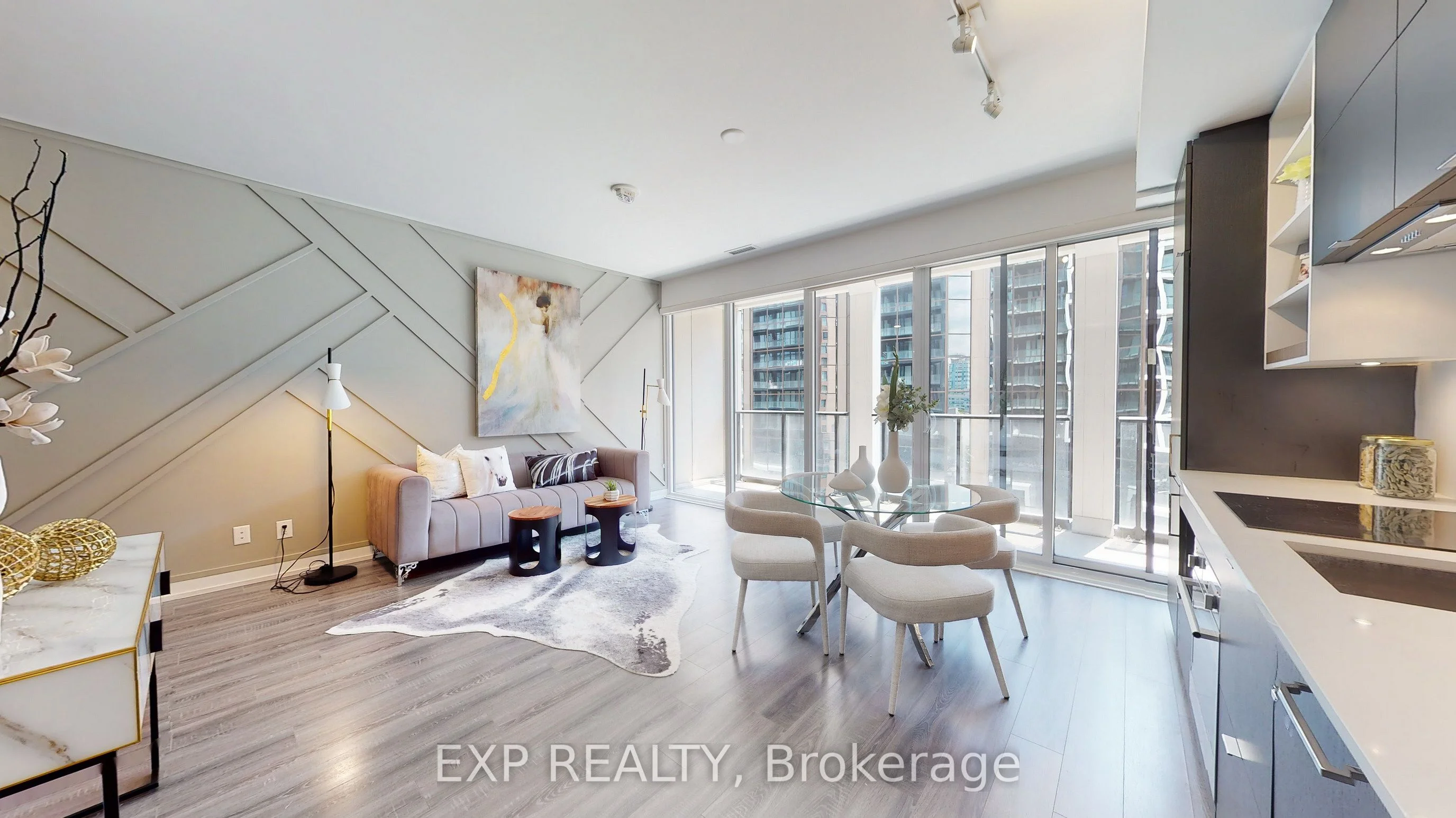 20 Edward Street 611, Toronto C01, On M5g 0c5