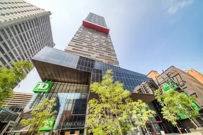 8 Eglinton Avenue E 4101, Toronto C10, ON M4P 0C1