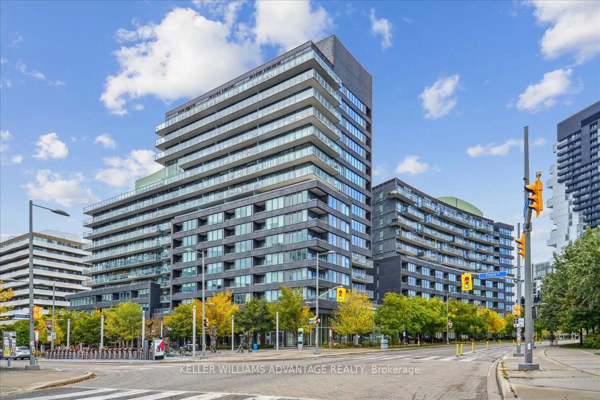 120 Bayview Avenue N810, Toronto C08, ON M5A 0G4