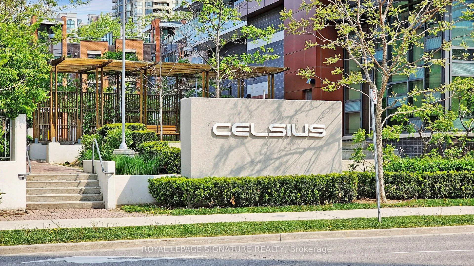 68 Canterbury Place 1515, Toronto C07, ON M2N 0H8