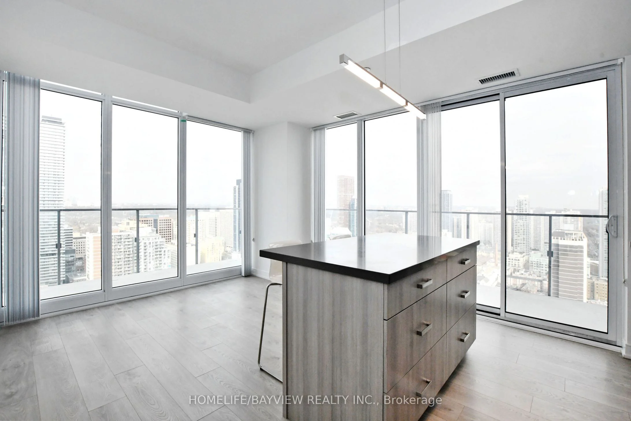50 Wellesley Street E 4004, Toronto C08, ON M4Y 1G2