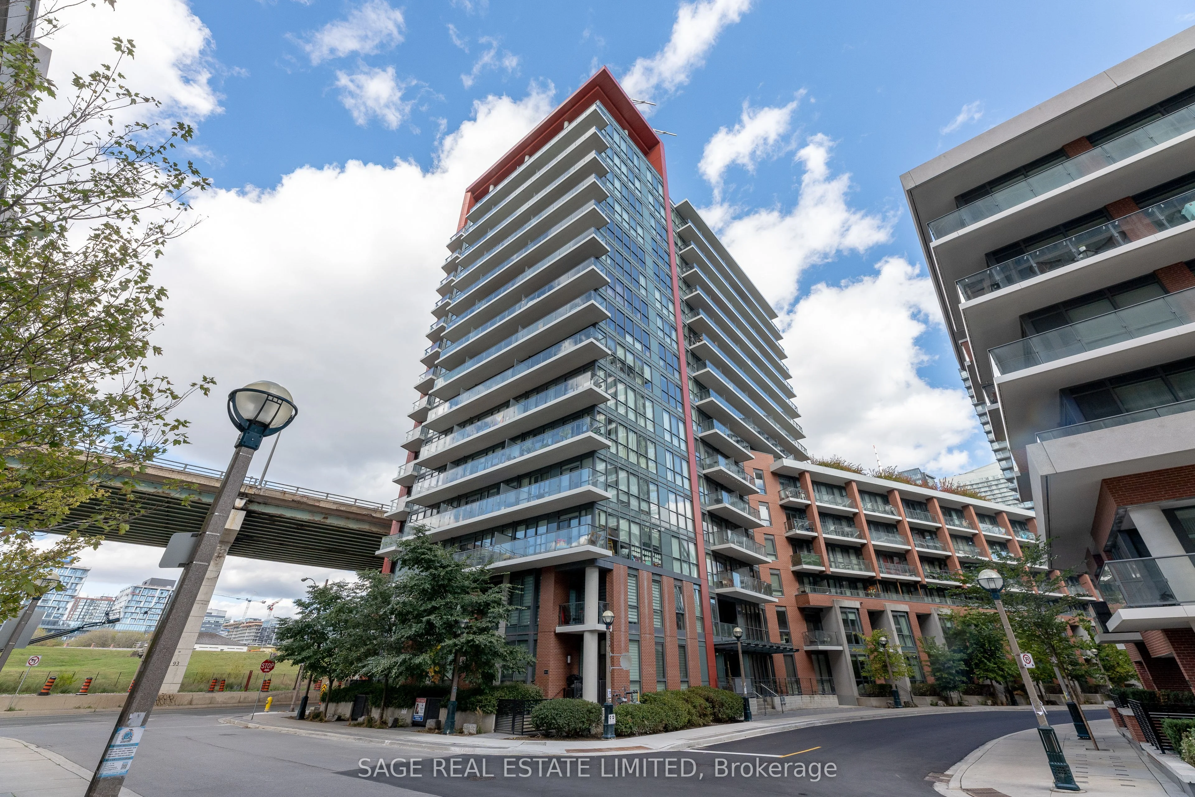 50 Bruyeres Mews 519, Toronto C01, ON M5V 0H8