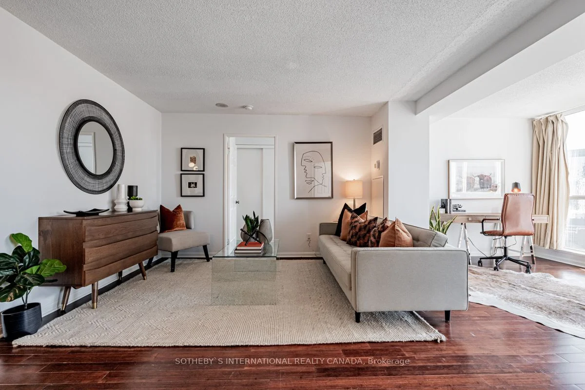 24 Wellesley Street W 2214, Toronto C01, ON M4Y 2X6