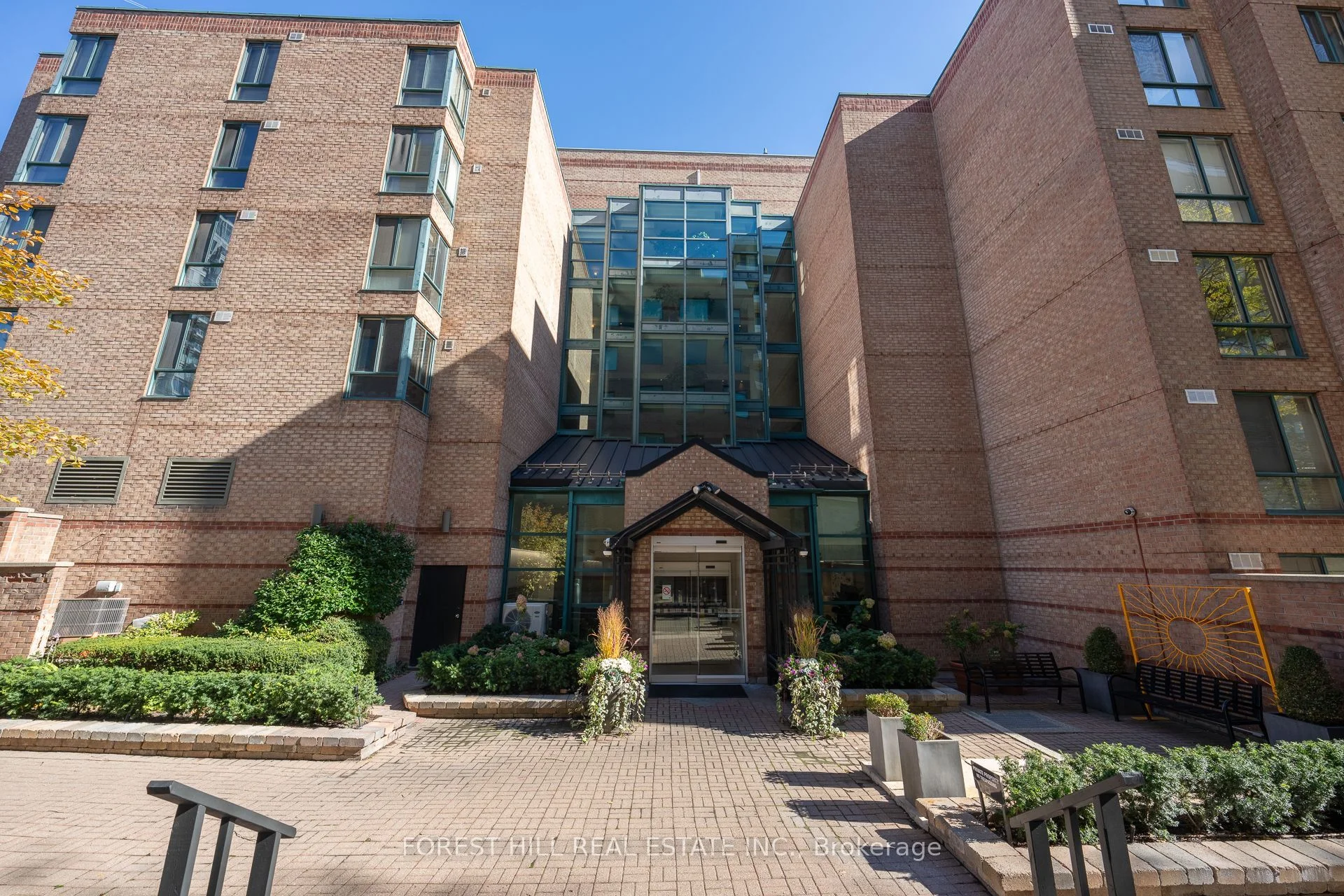 225 Davenport Road 603, Toronto C02, ON M5R 3R2
