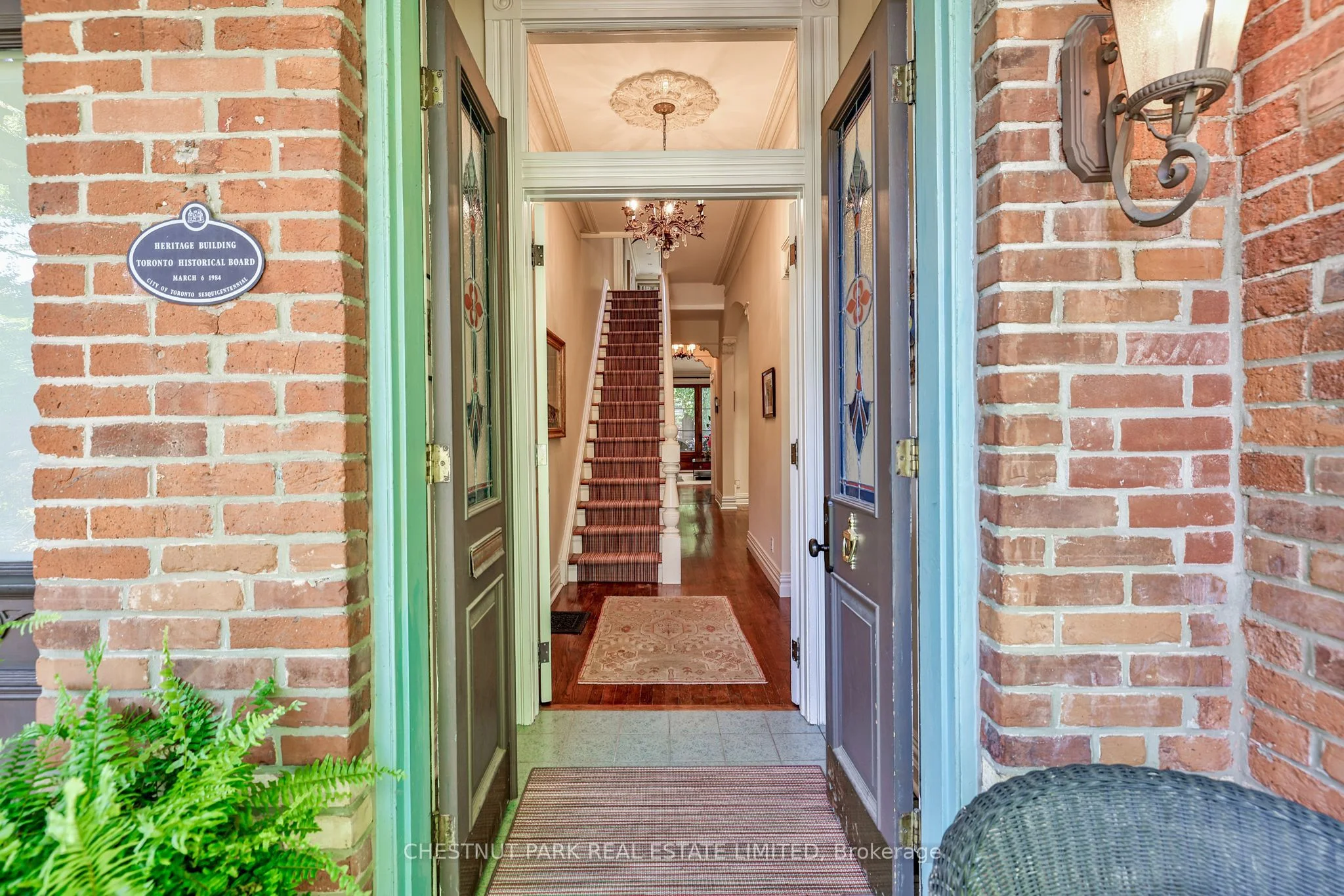 22 Metcalfe Street, Toronto C08, ON M4X 1R6