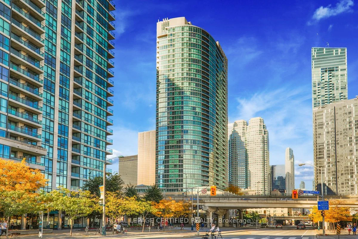 18 Yonge St Street 1605, Toronto C01, On M5e 1z8