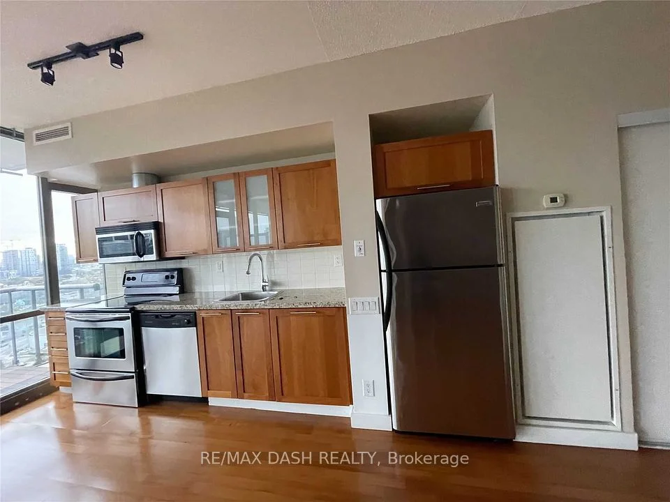 33 Mill Street 1701, Toronto C08, ON M5A 3R3