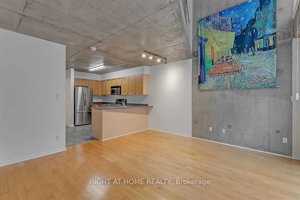 1029 King Street W 414, Toronto C01, ON M6K 3M9