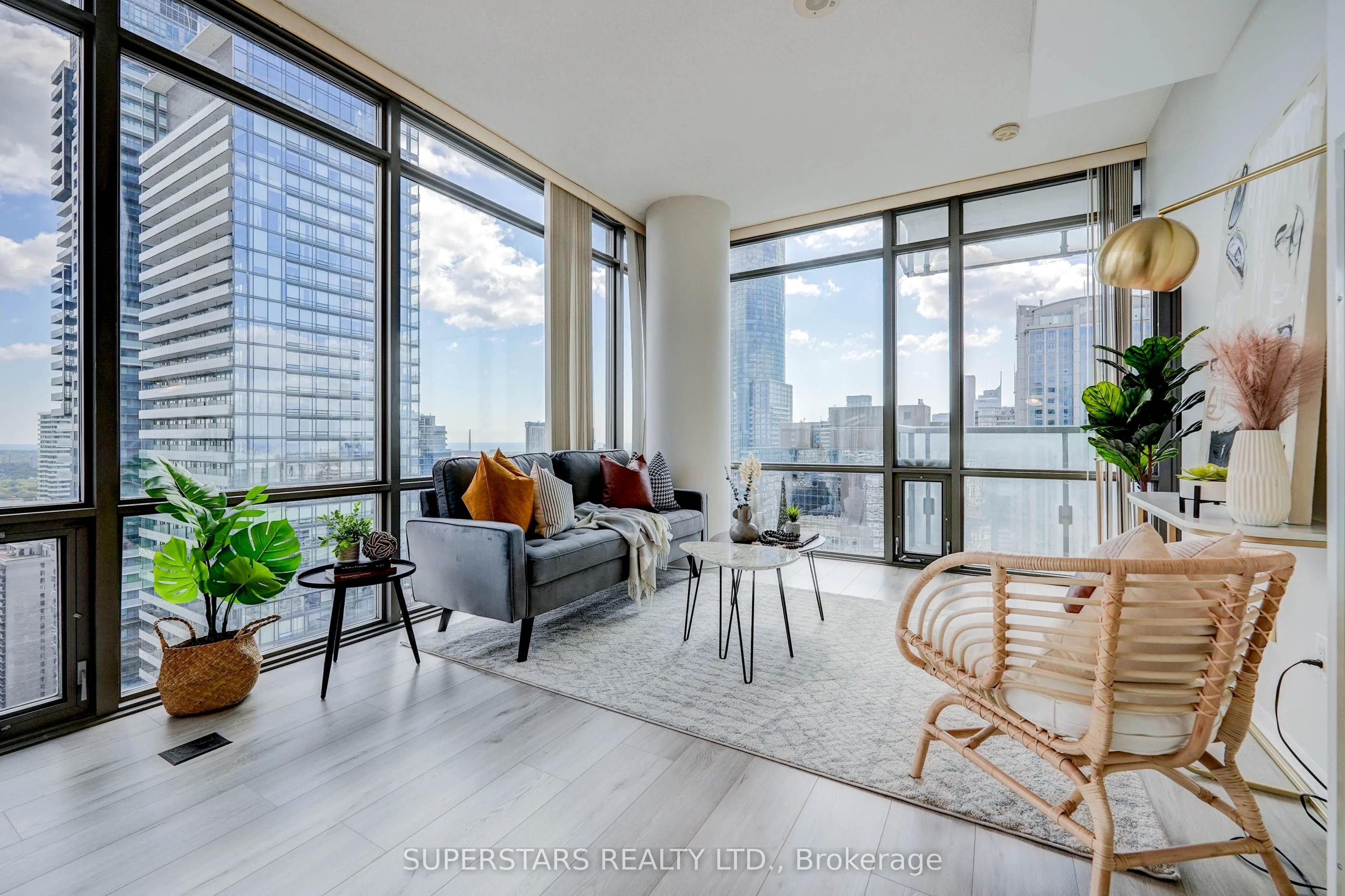 38 Grenville Street 3806, Toronto C01, On M4y 1a5