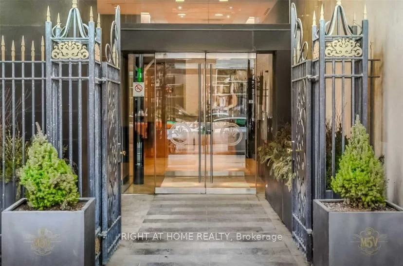 375 King Street W 3109, Toronto C01, ON M5V 1K5