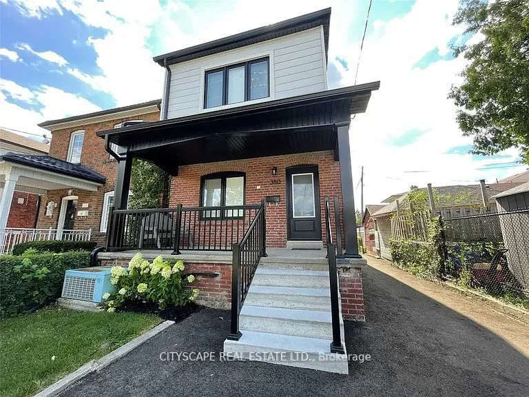 380 Northcliffe Boulevard Main+ B, Toronto C03, ON M6E 3L1