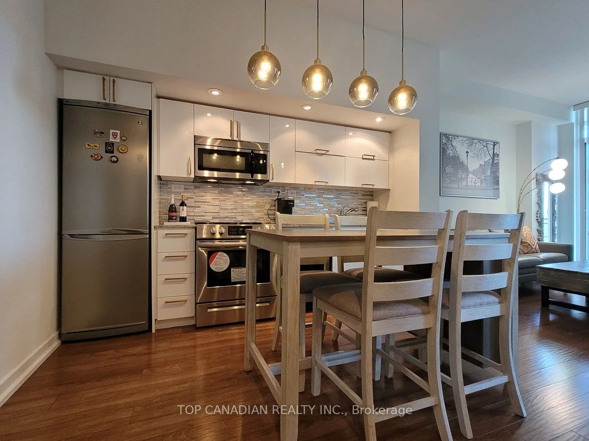 25 Capreol Court 4201, Toronto C01, ON M5V 3Z7