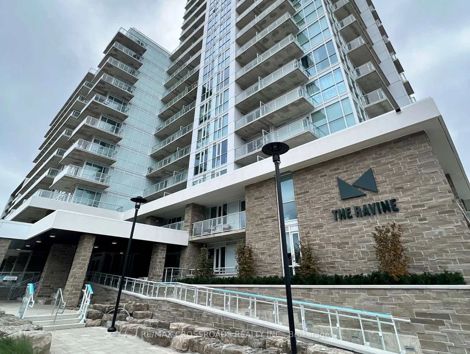 10 Deerlick Court 617, Toronto C13, ON M3A 0A7