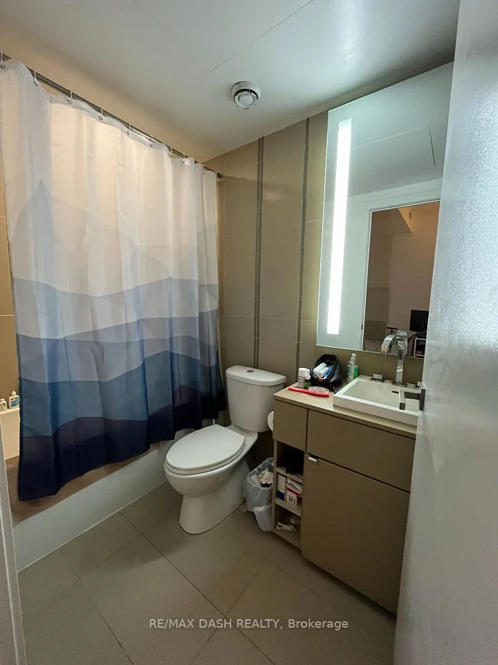 101 Peter Street 412, Toronto C01, ON M5V 1R4