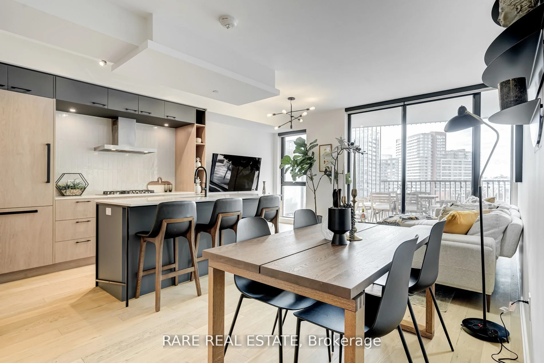 41 Dovercourt Road 809, Toronto C01, ON M6J 0G6