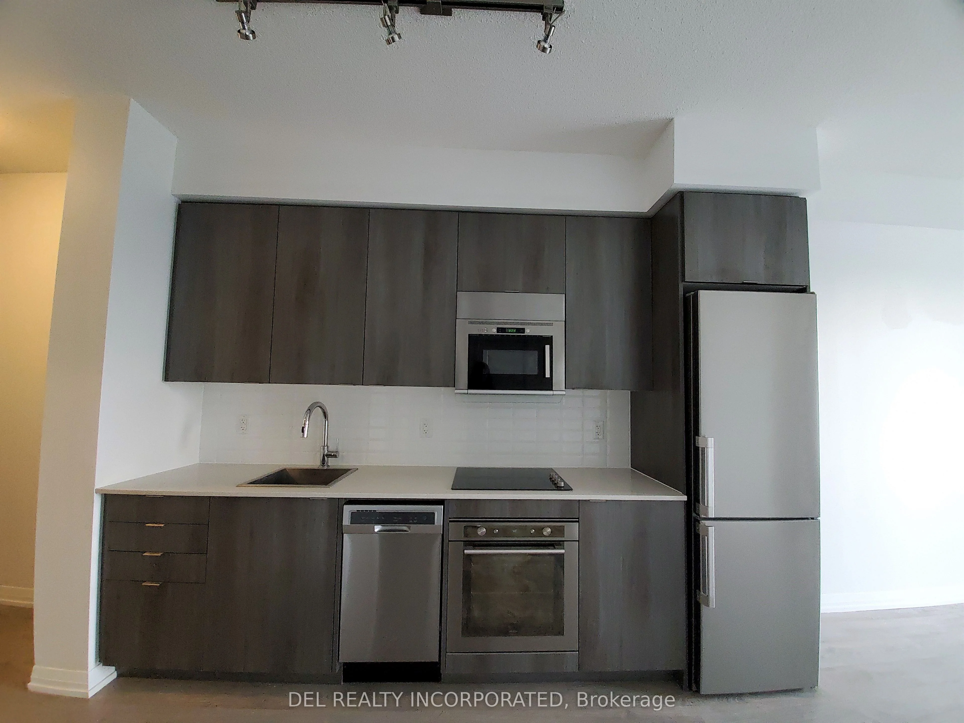 101 Erskine Avenue 1304, Toronto C10, ON M4P 0C5