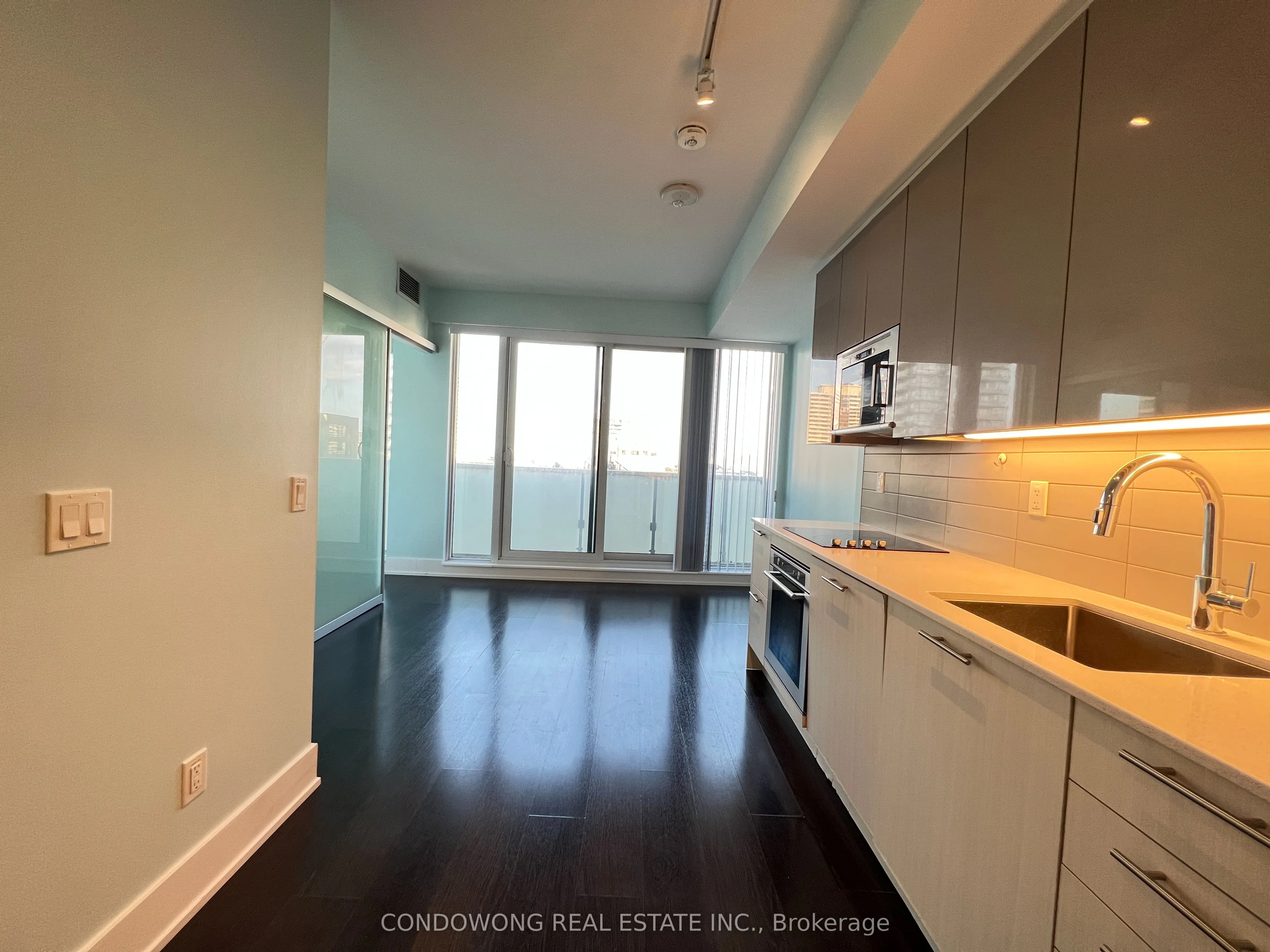 403 Church Street 1210, Toronto C08, On M4y 0c9