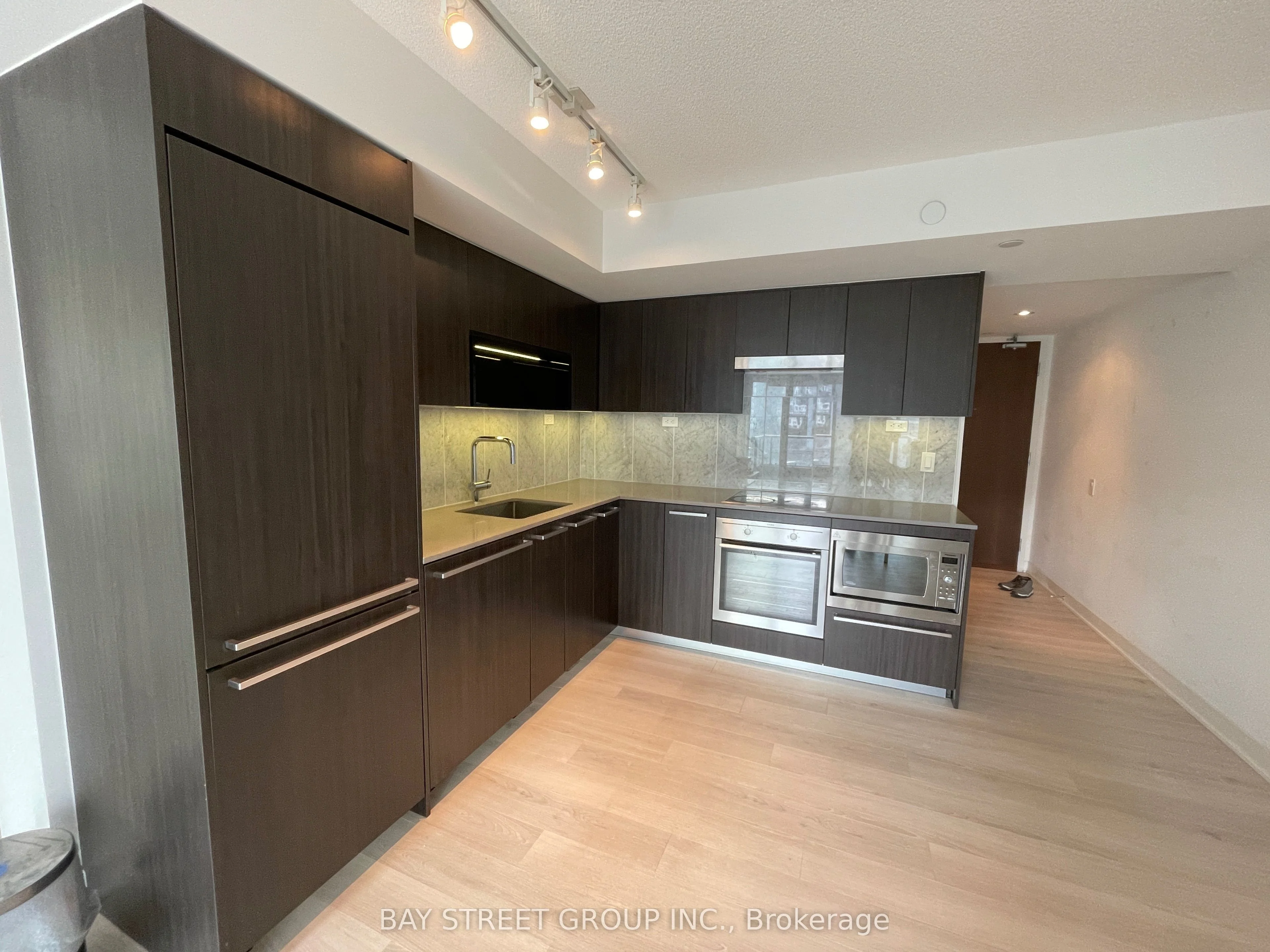 70 queens wharf Road S 602, Toronto C01, ON M5V 0J2