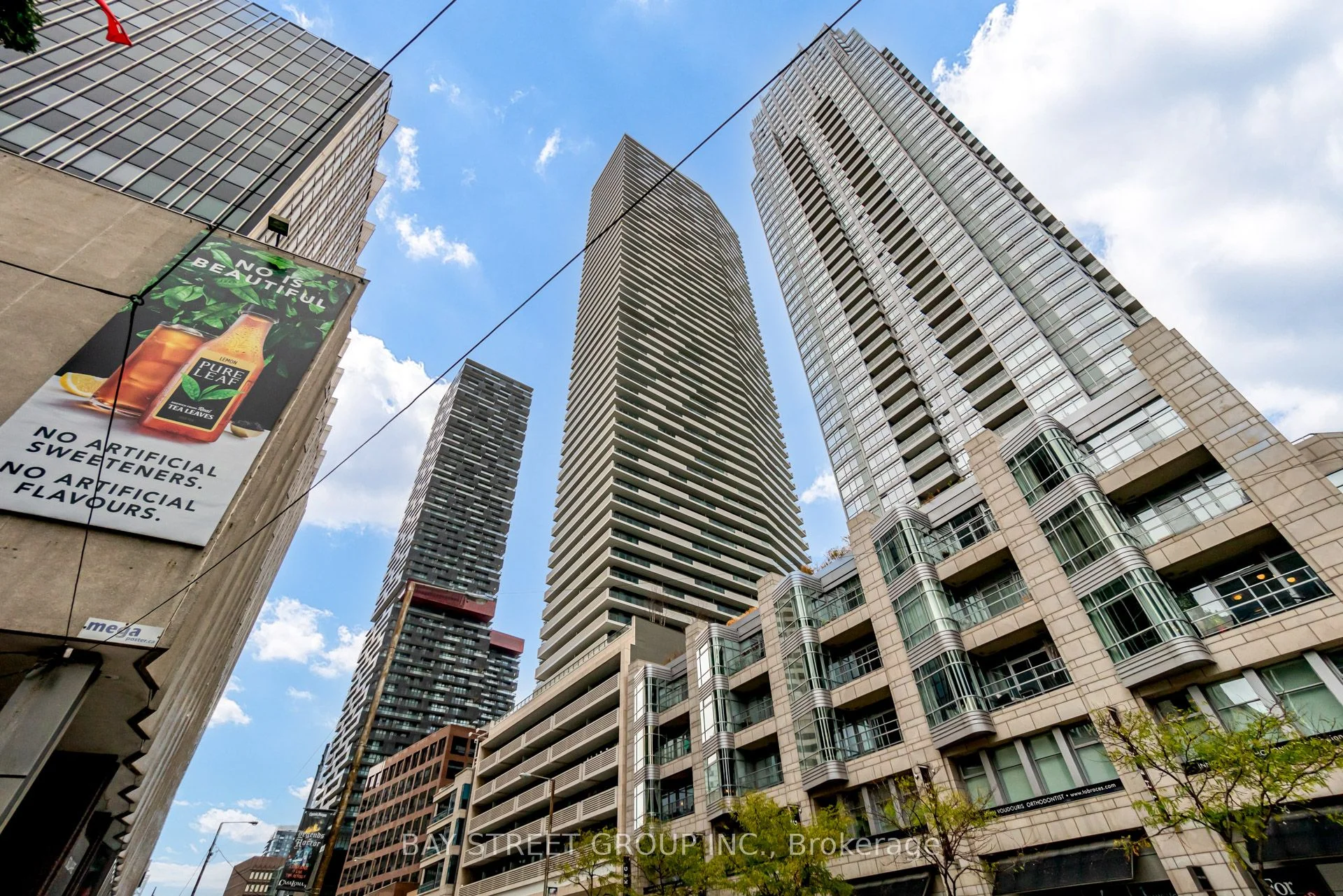 2221 Yonge Street S 4106, Toronto C10, ON M4S 2B4