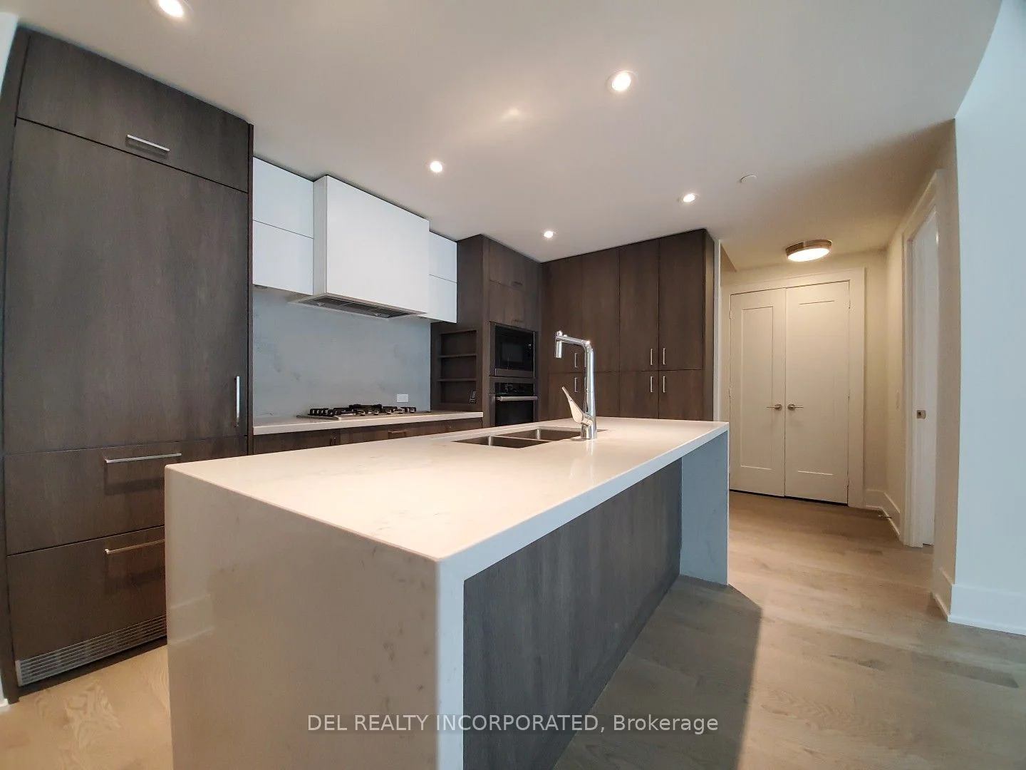 118 Merchants Wharf Avenue 403, Toronto C08, ON M5A 1B6
