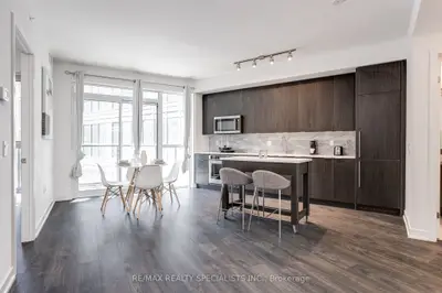 38 Iannuzzi Street 309, Toronto C01, ON M5V 0S2