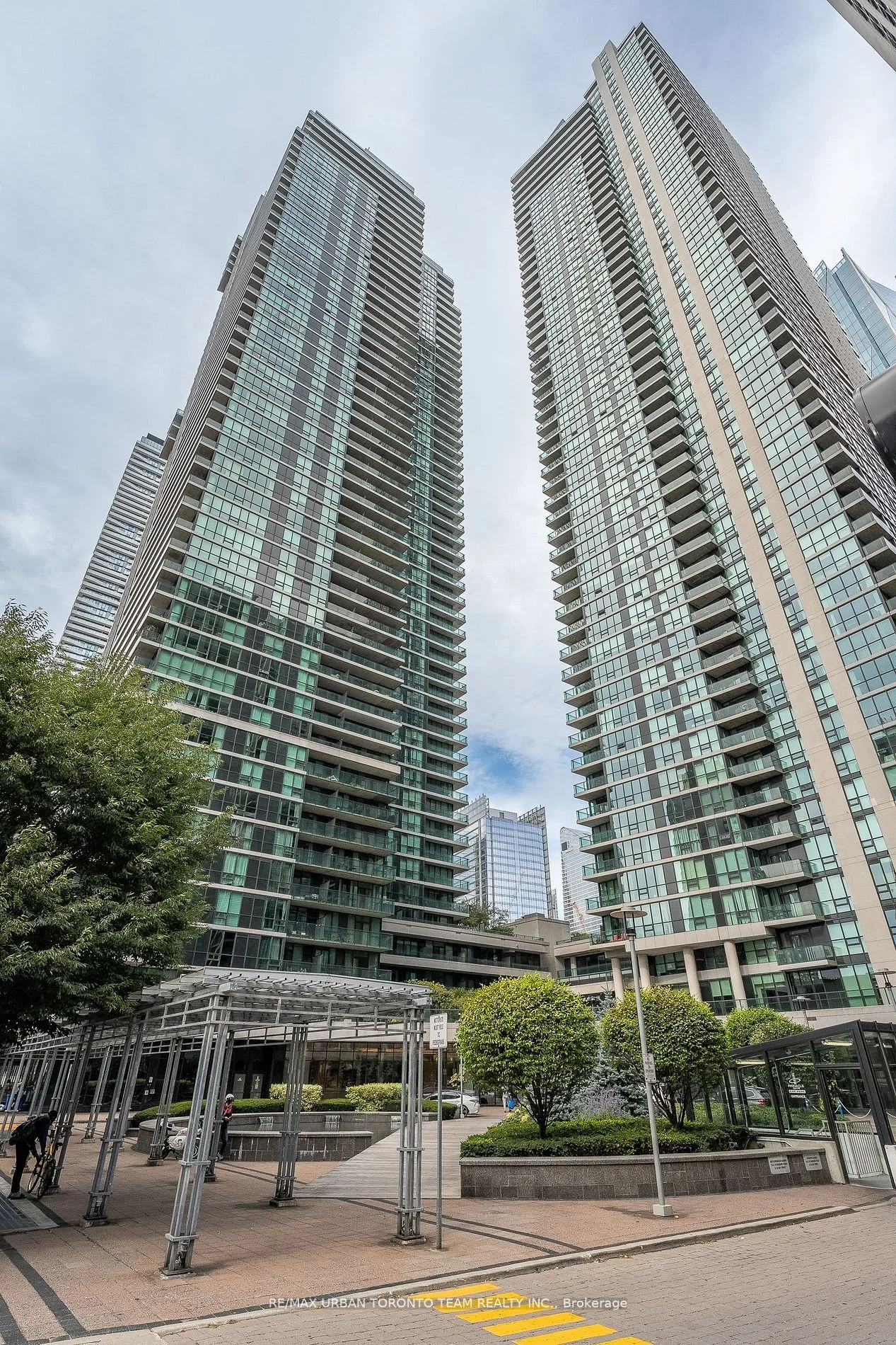 33 Bay Street 4101, Toronto C01, ON M5J 2Z3