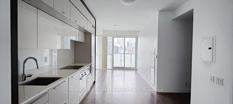 15 Grenville Street 2411, Toronto C01, ON M4Y 1A1