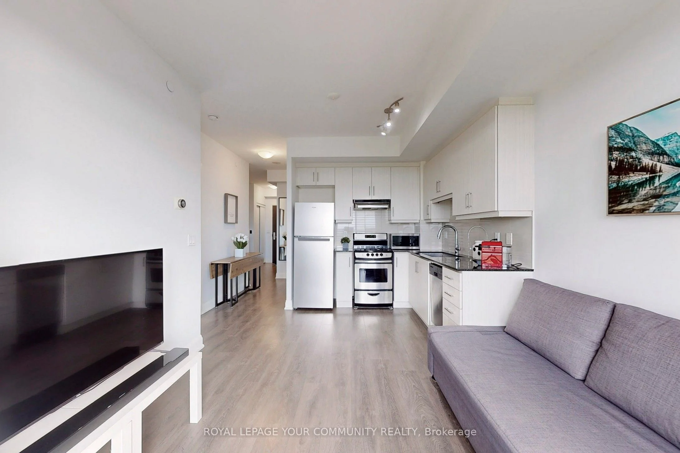 68 Canterbury Place 1207, Toronto C07, ON M2N 0H8