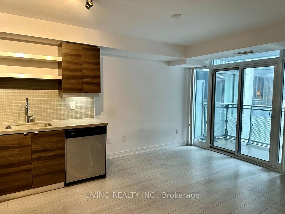 525 Adelaide Street W 502, Toronto C01, ON M5V 0N7