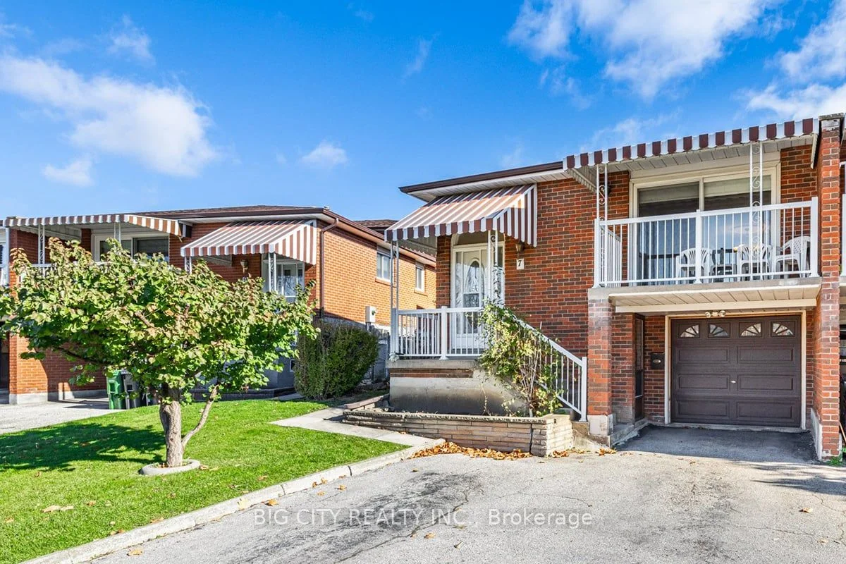 7 Cashew Court, Toronto C15, ON M2J 4W1