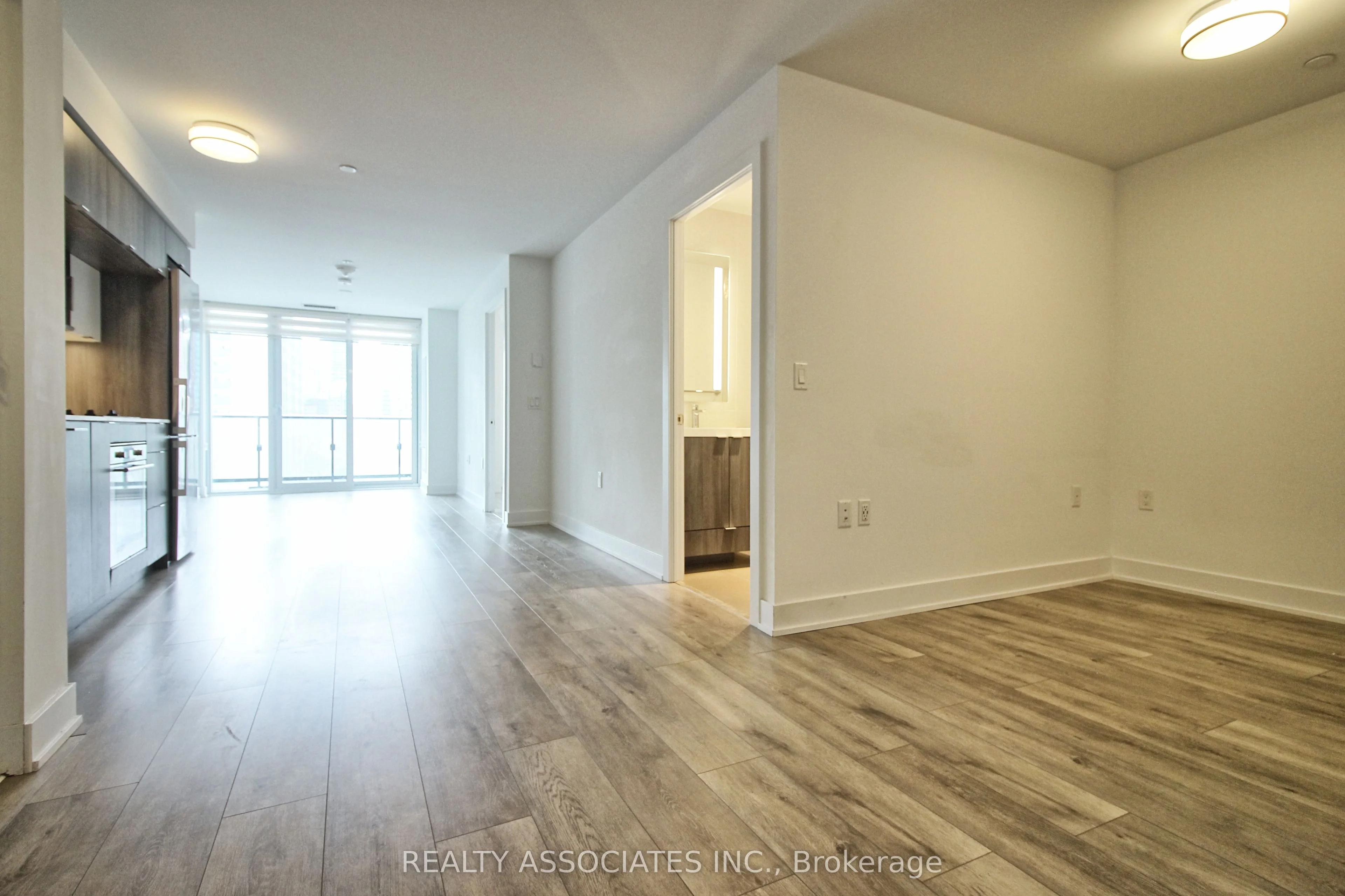 575 Bloor Street E 510, Toronto C08, ON M4W 0B2