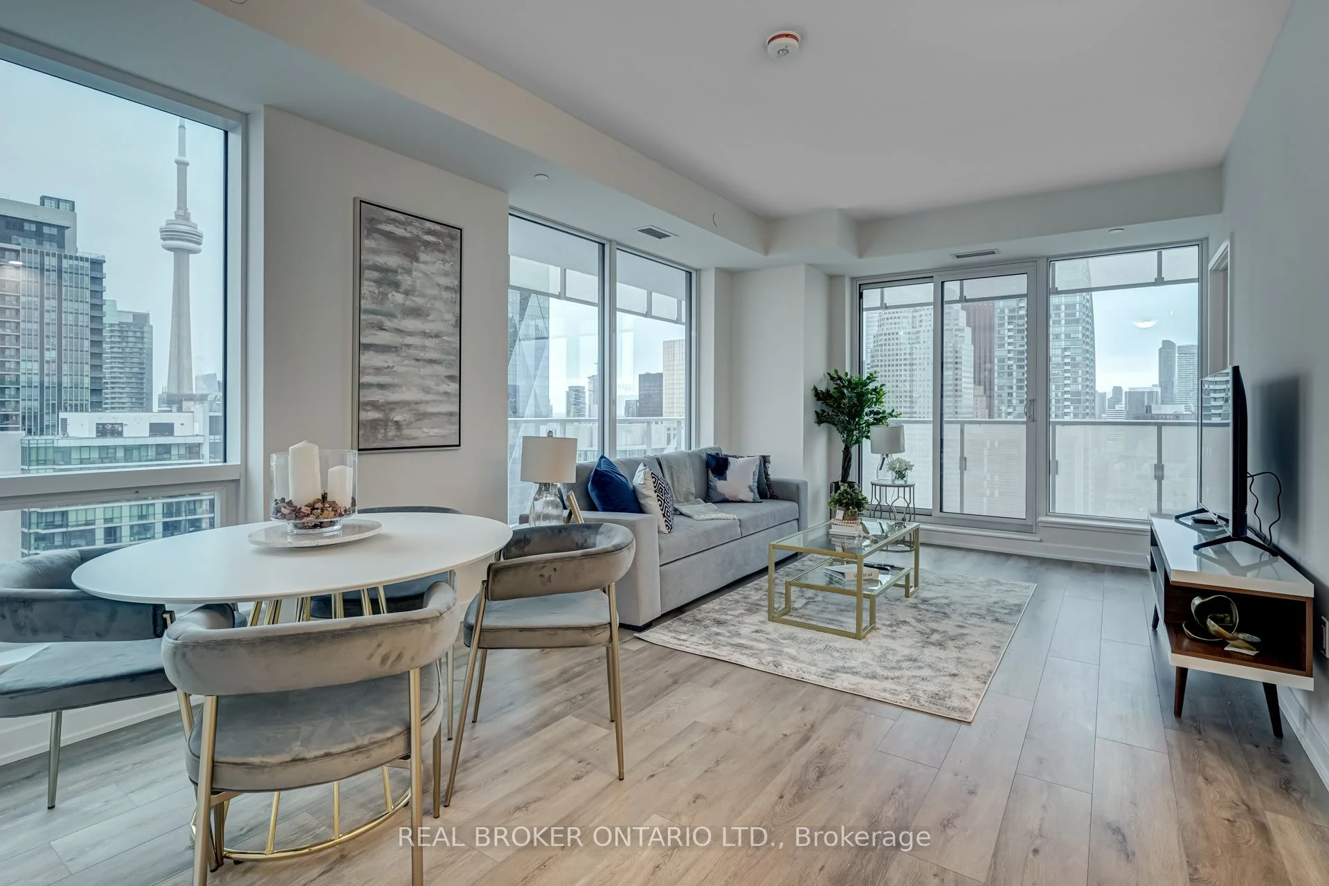 28 Freeland Street 3804, Toronto C08, ON M5E 0E3
