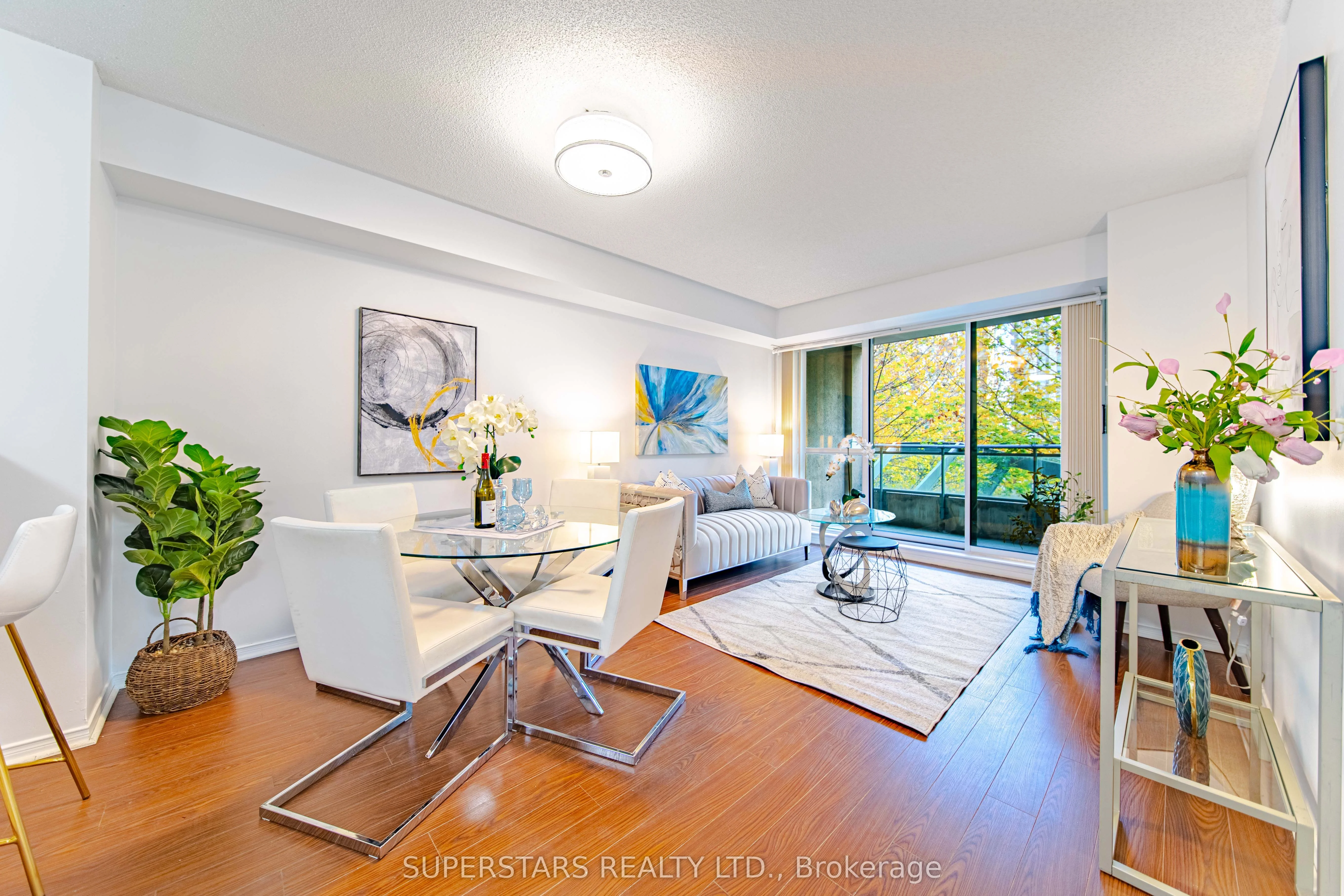 8 Pemberton Avenue 305, Toronto C14, ON M2M 4K8