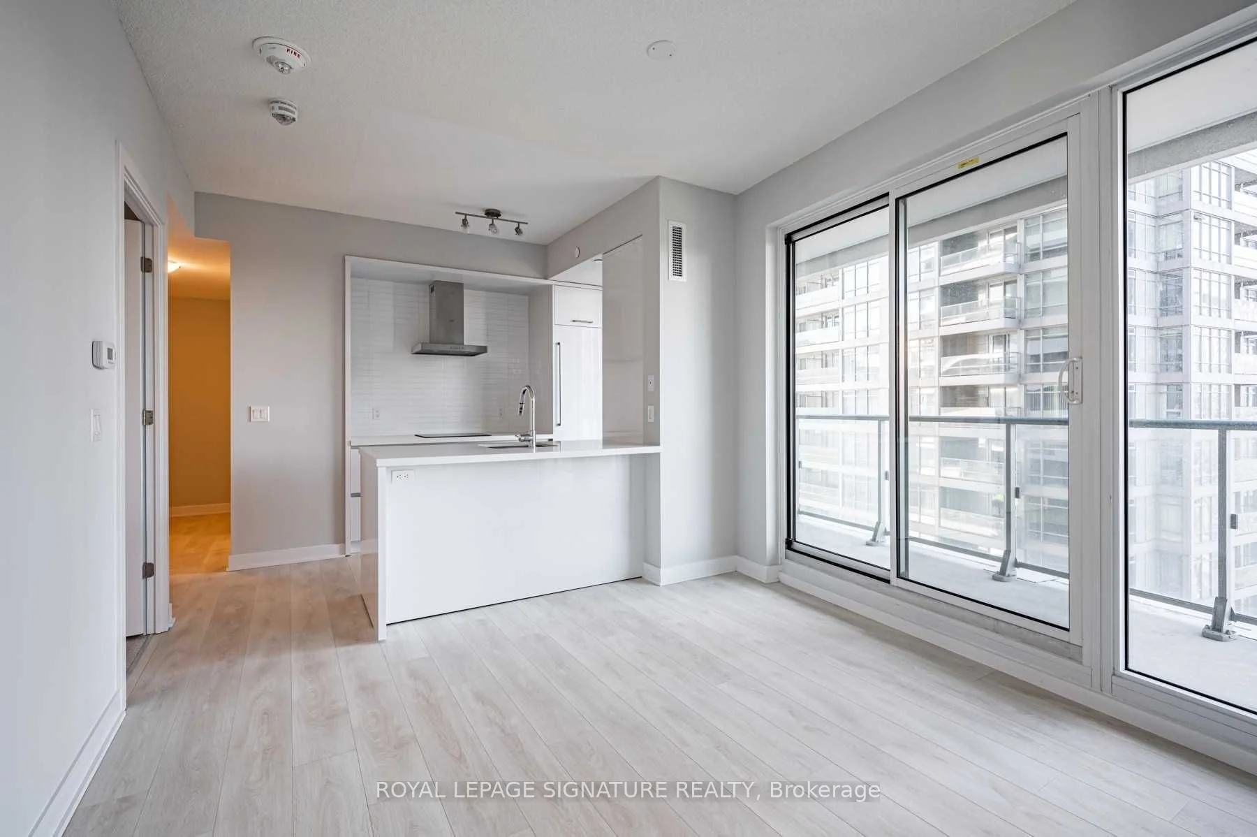 2221 Yonge Street 2508, Toronto C10, ON M4S 0B8