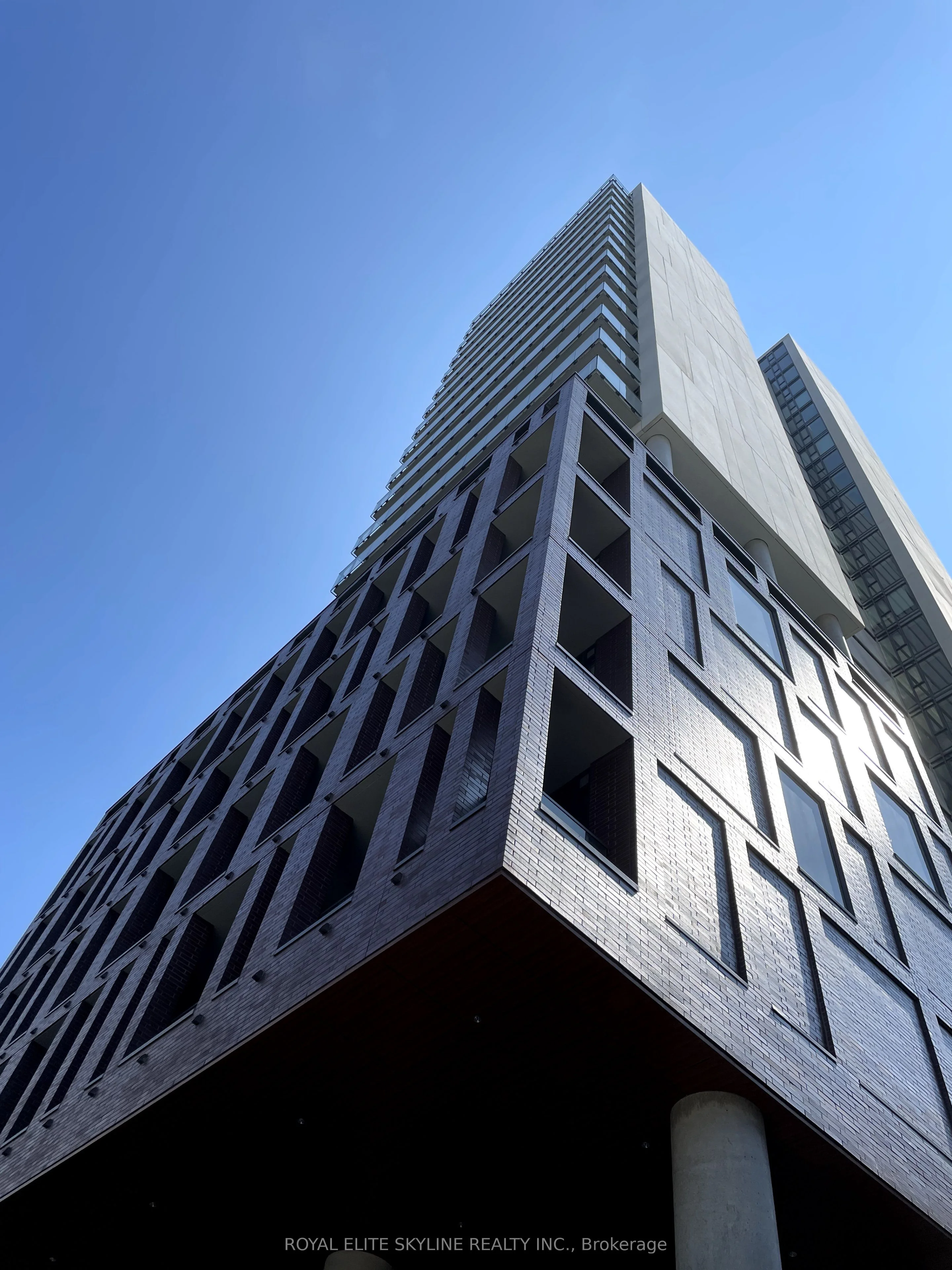 81 Wellesley Street E 2601, Toronto C08, ON M4Y 0C5